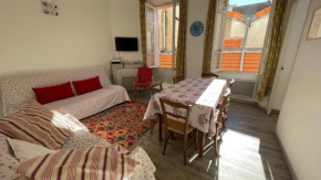 Rue Meynadier, 2 Bedrooms, Close To Everything